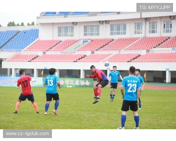 易门县举行国庆足球比赛 激发全民体育热情 展现城市风采